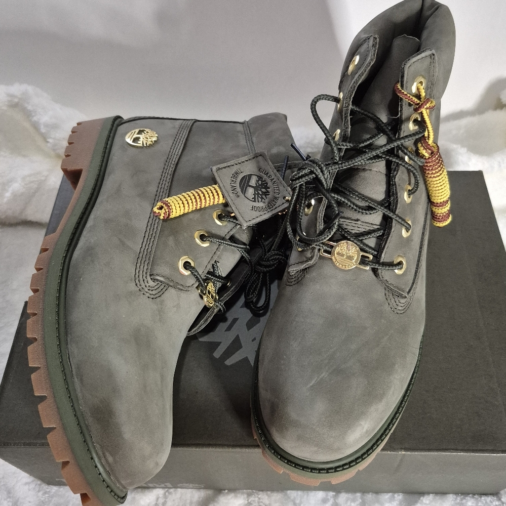 Brand New! Timberland Olive Color Boots